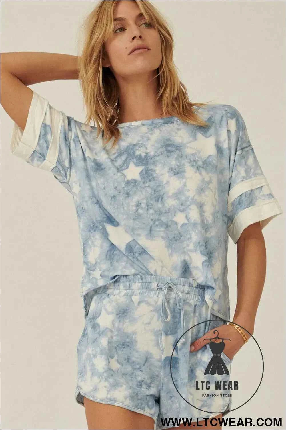 A Star-pattern Tie-dye Knit Top