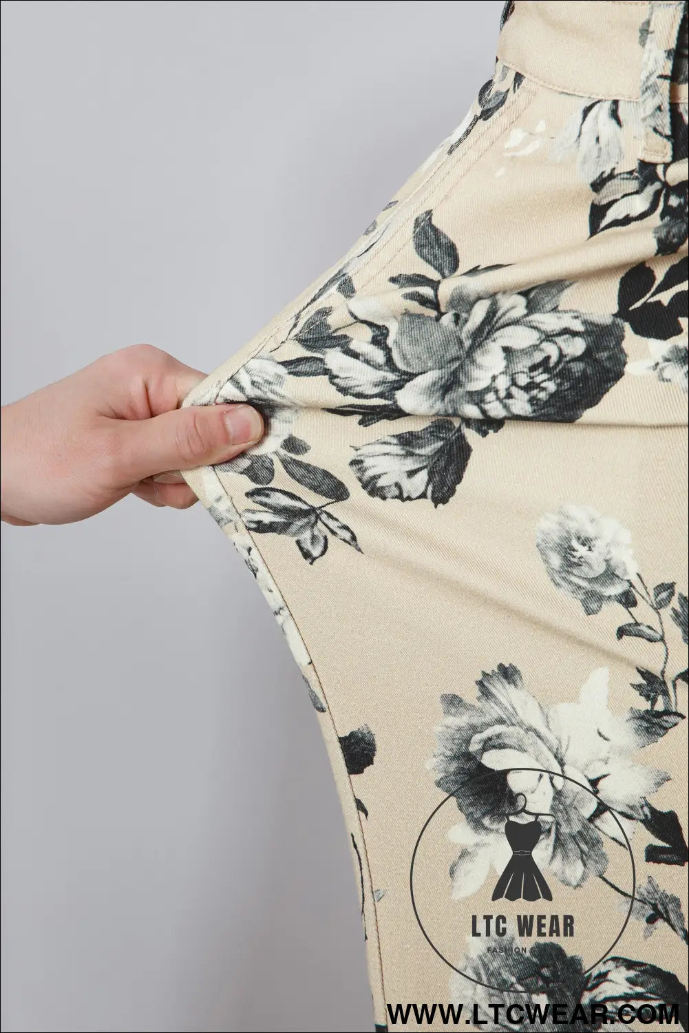 Beige Retro Floral Print Turn-up Cuffed Hem Loose Jeans - L.T.C Wear Online Fashion Store