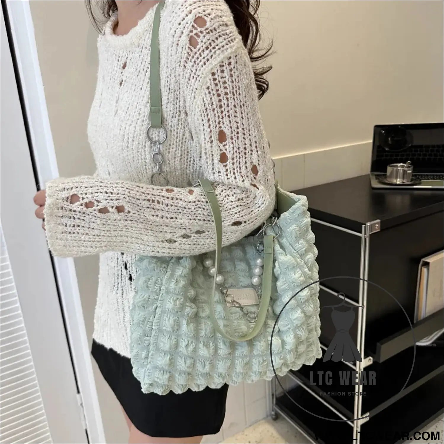 Bubble textured tote bag