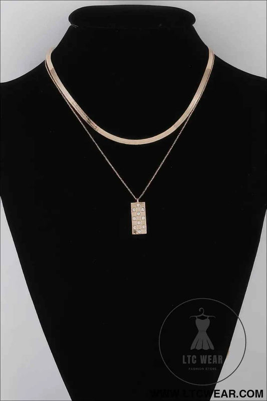 Checkered Jewel Pendant Necklace for Elegant Style and Versatile Fashion
