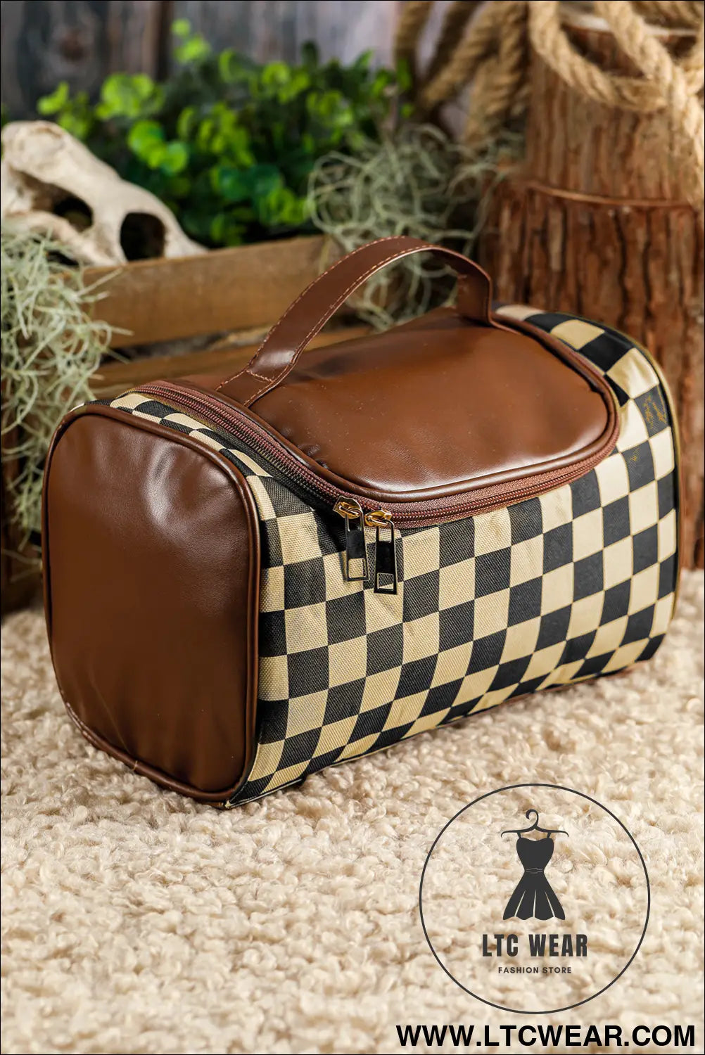 Checkered zipper large cosmetic bag with handle - black / one size / 95% pu + 5% alloy - makeup bags