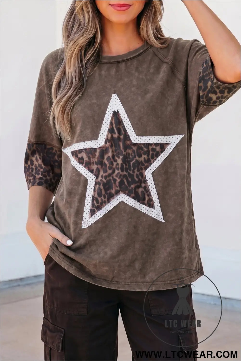 Coffee mineral wash exposed seam leopard star patched t shirt - coffee / l / 100% cotton - tops & tees