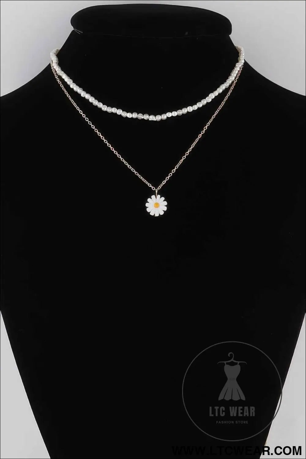 Daisy Flower Pendant Necklace