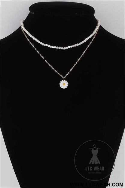Daisy Flower Pendant Necklace