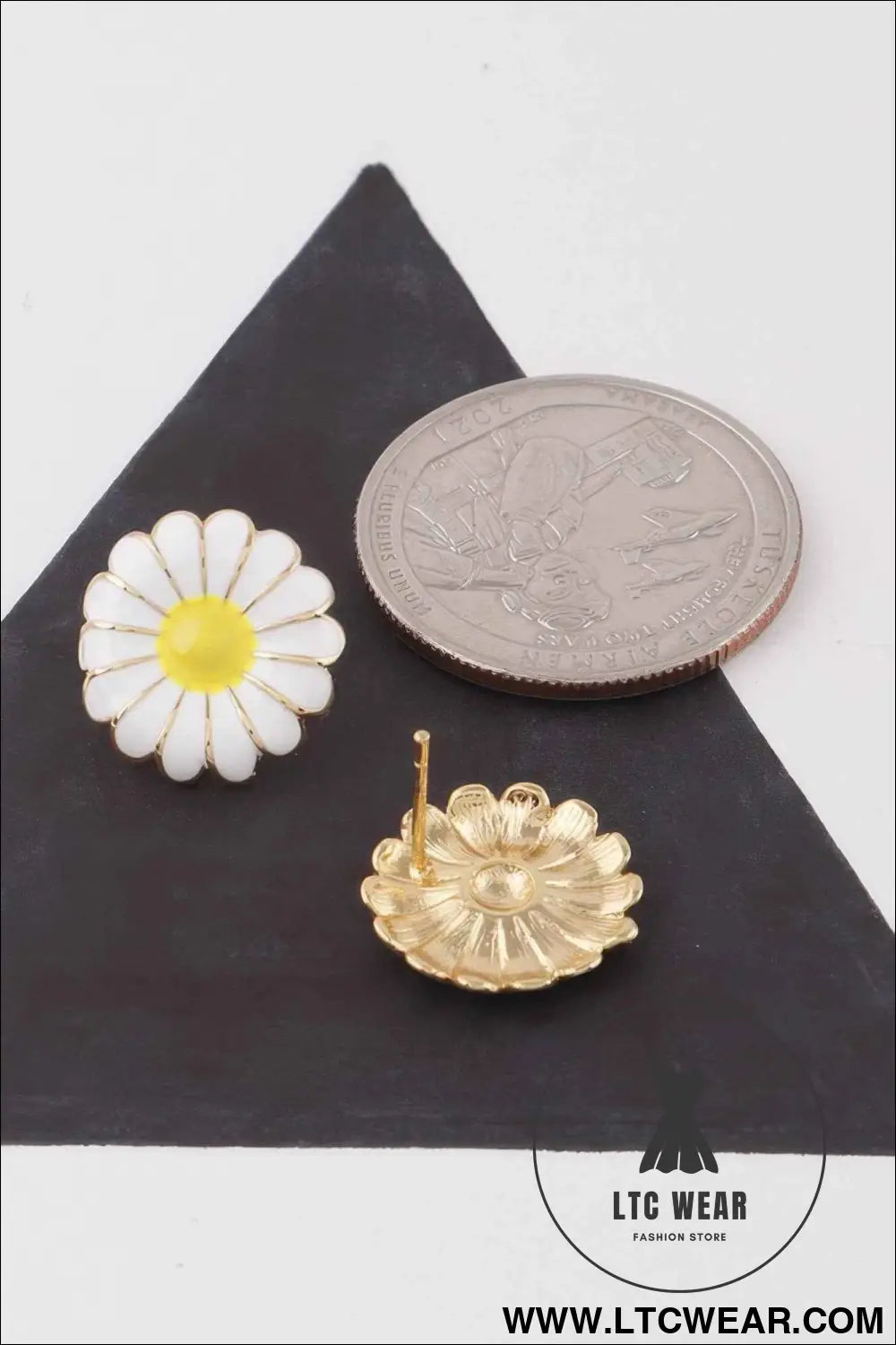 Daisy Flower Stud Earrings