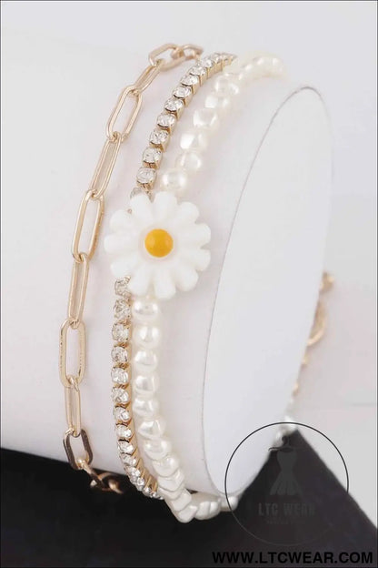 Daisy Flower Toggle Bracelet