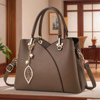 Chic Tote Elegant Fashionable Womens Handbag
