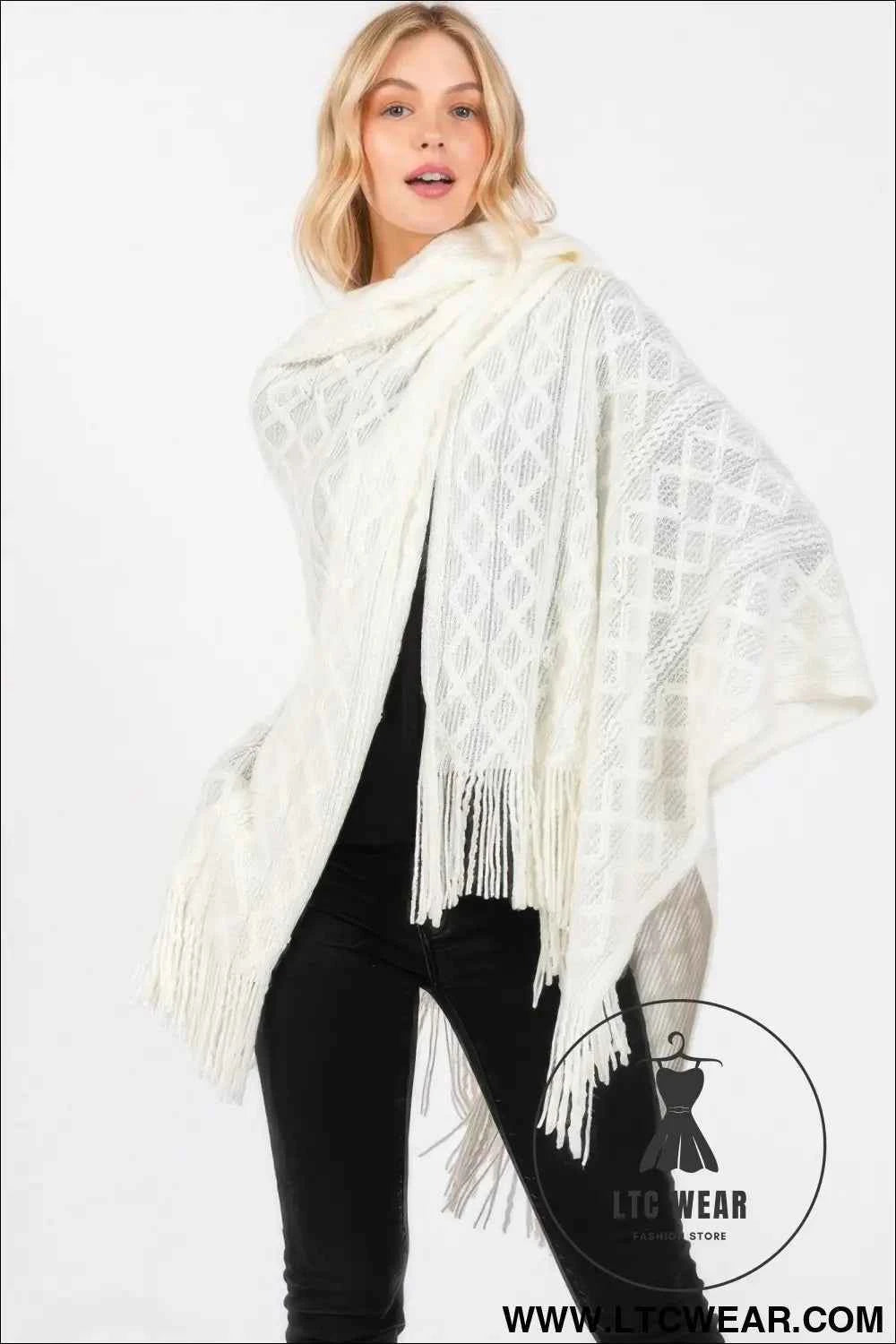 Diamond Pattern Tassel Knit Ruana