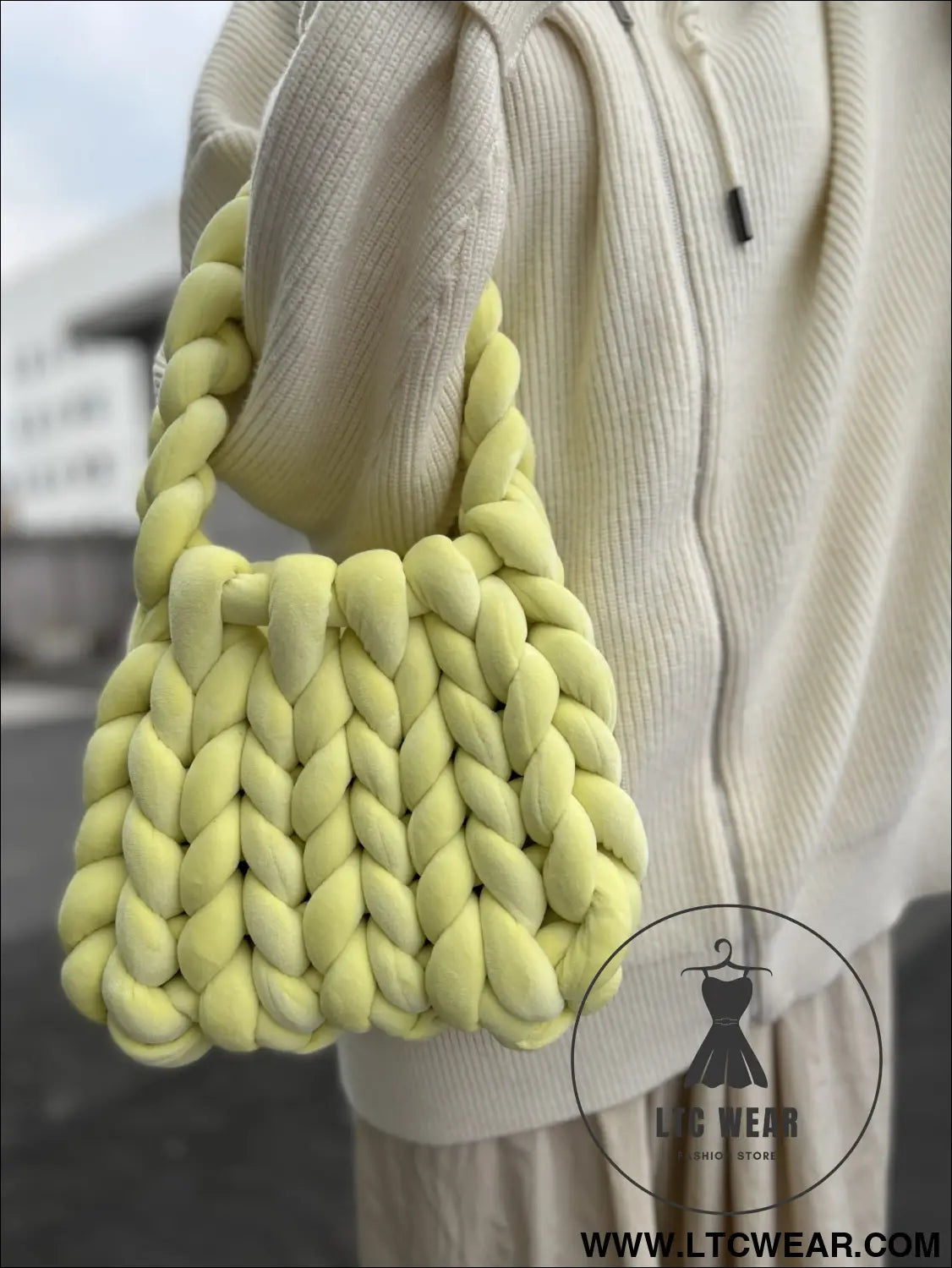Diy hand woven crystal velvet core spun yarn woven hand-held mailman bag - fluorescent yellow / width 28x height 20x