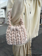 Diy hand woven crystal velvet core spun yarn woven hand-held mailman bag - beige / width 28x height 20x handle height