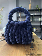 Diy hand woven crystal velvet core spun yarn woven hand-held mailman bag - navy blue / width 28x height 20x handle