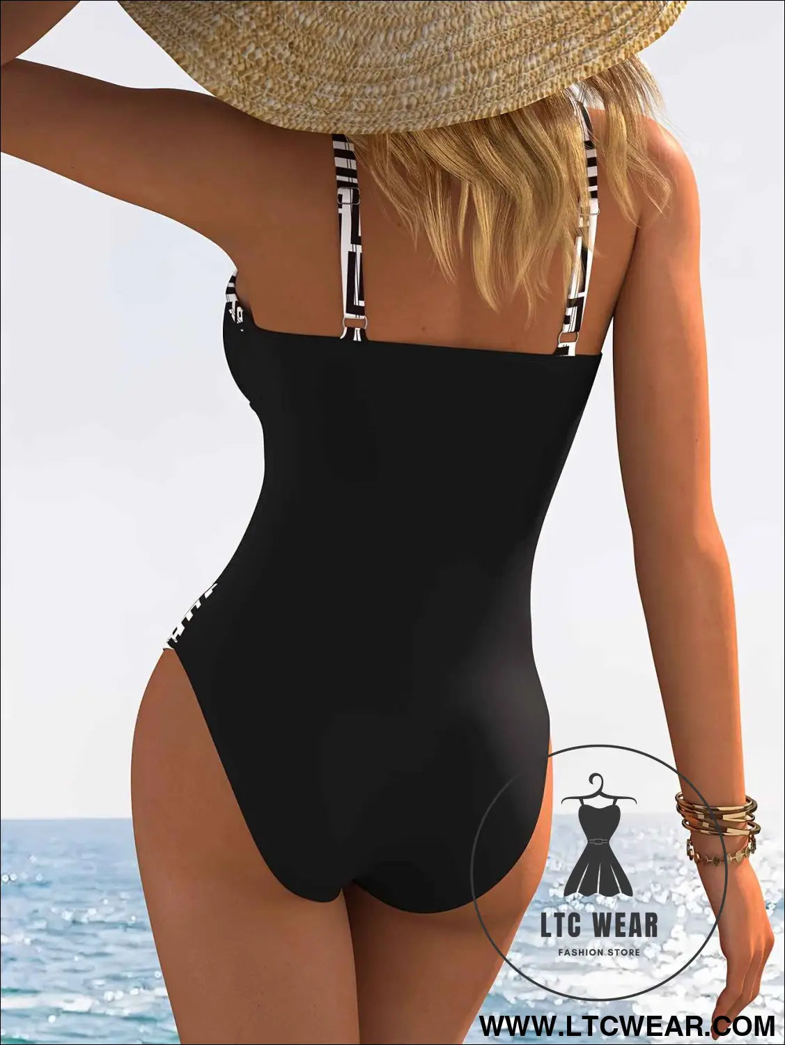 Elegant Geometric OnePiece Swimsuit with Removable Padding