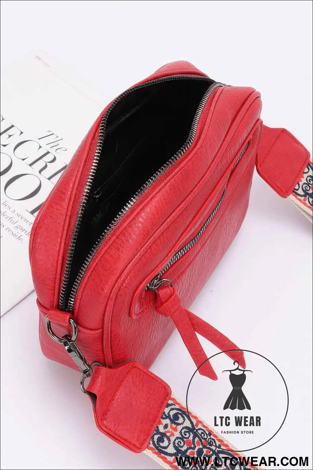 Faux Leather Camera Bag W/multi Color Strap
