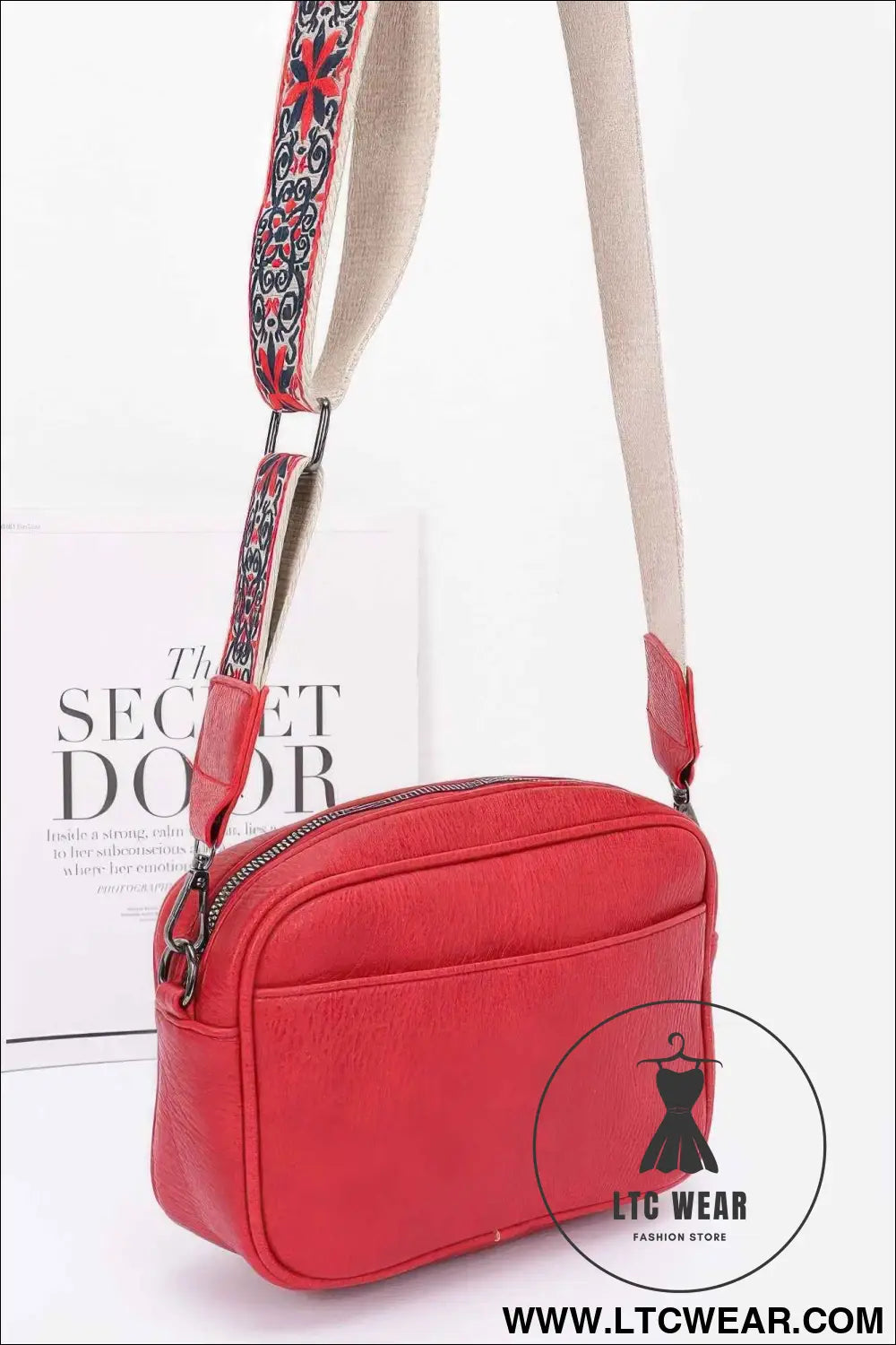 Faux Leather Camera Bag W/multi Color Strap