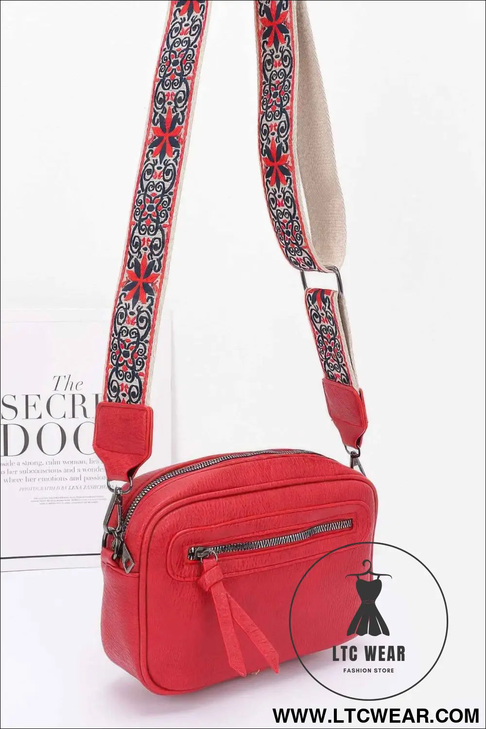 Faux Leather Camera Bag W/multi Color Strap
