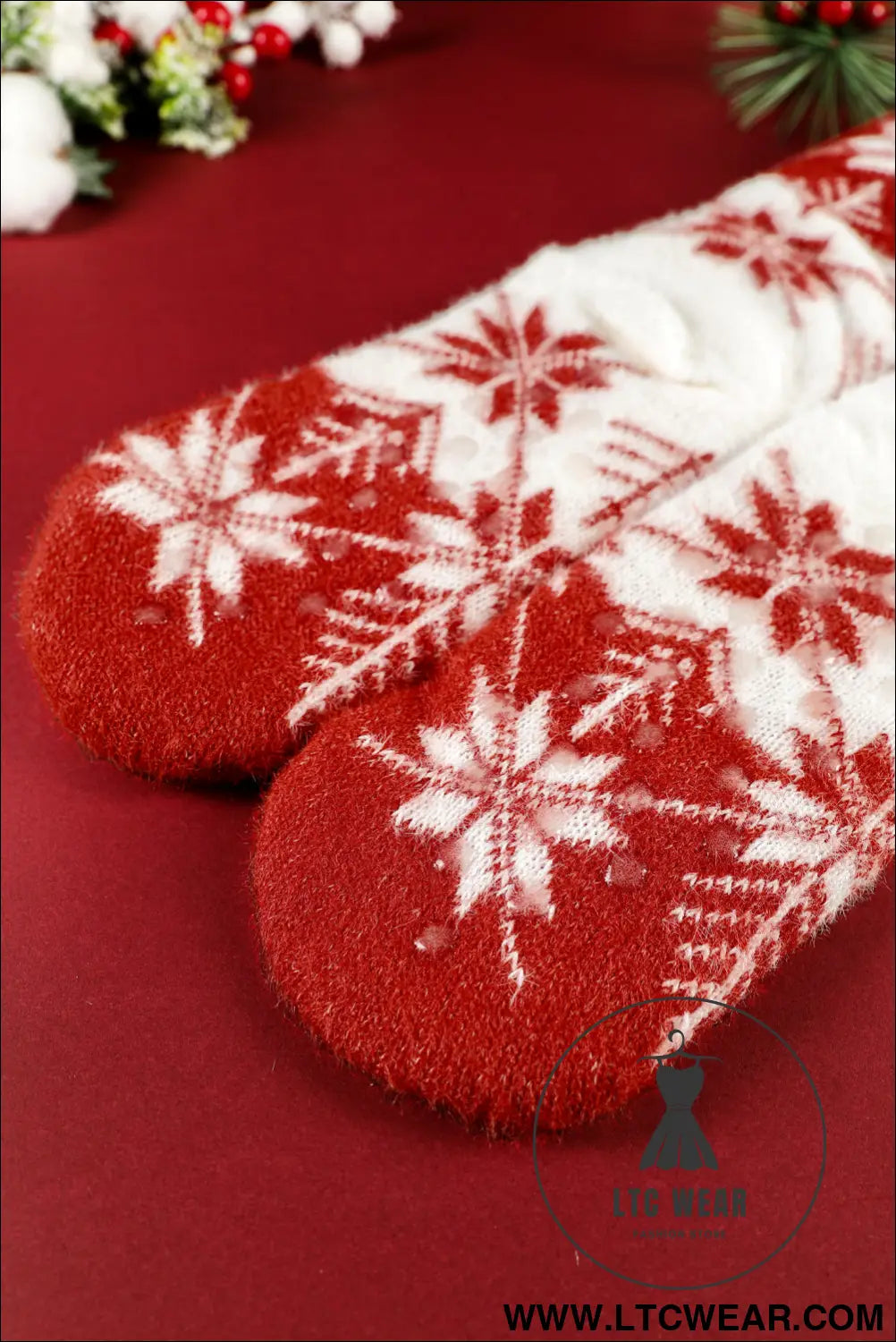 Fiery red christmas snowflake fuzzy non-slip socks - fiery red / one size / 100% polyester - socks
