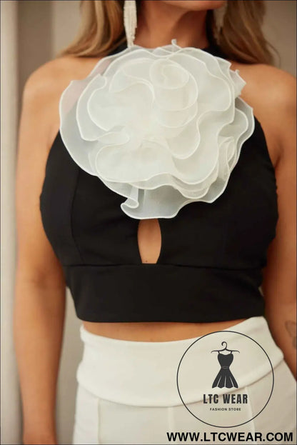 Flower Detailed Fashion Crop Top