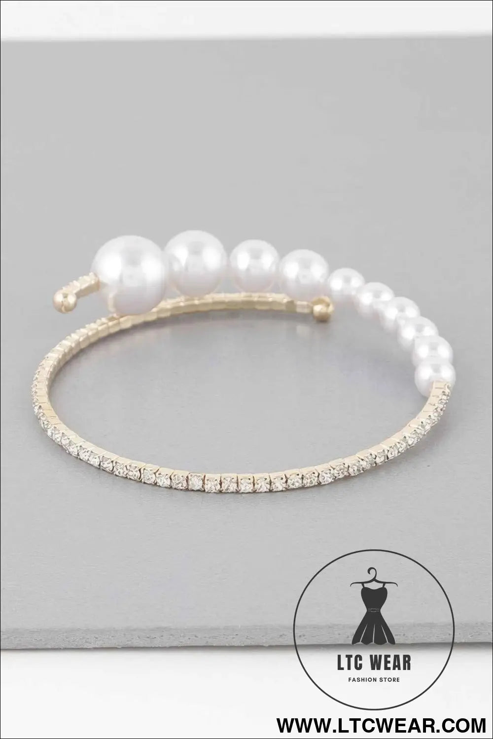 Gradual Pearl Jeweled Bracelet