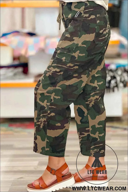 Green Camouflage Print Drawstring Patch Pocket Ankle Length Jeans