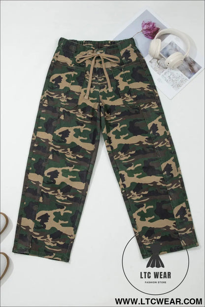 Green camouflage print drawstring patch pocket ankle length jeans - jeans
