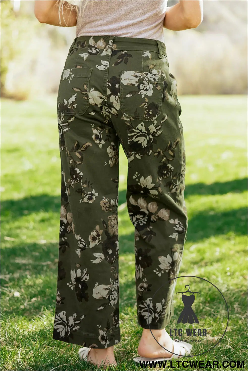 Green vintage floral print square patch pocket raw hem shift jeans - jeans