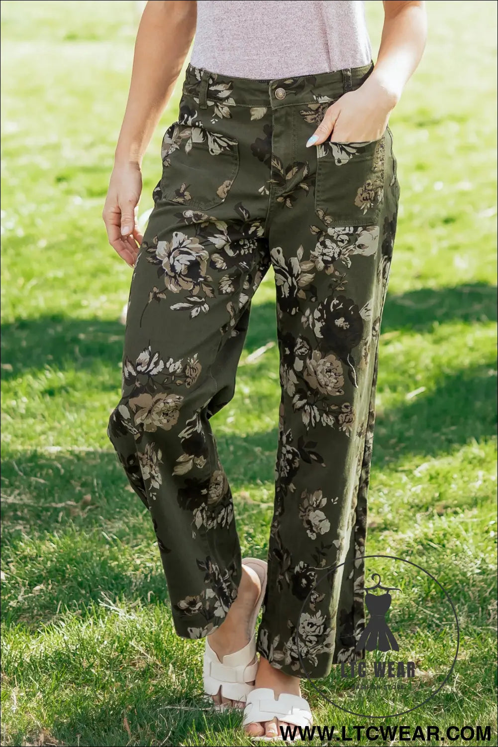 Green vintage floral print square patch pocket raw hem shift jeans - jeans