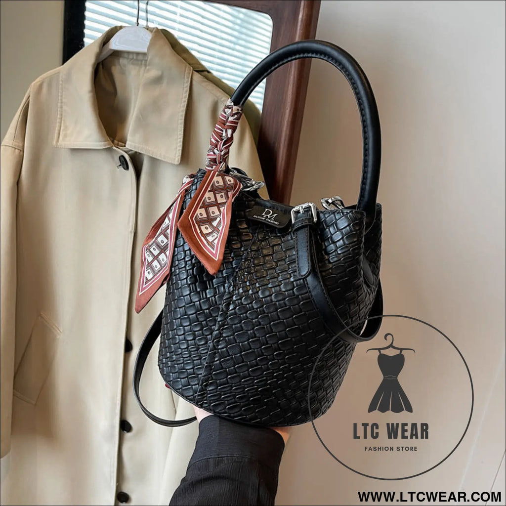 Handbag shoulder bag woven bucket bag - black