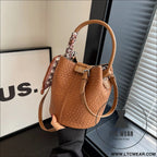 Handbag shoulder bag woven bucket bag - brown
