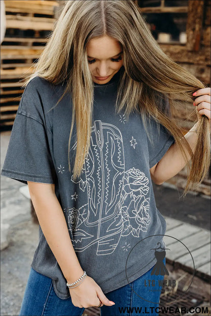 High-rise vintage cowboy boots floral graphic tee - 15%
