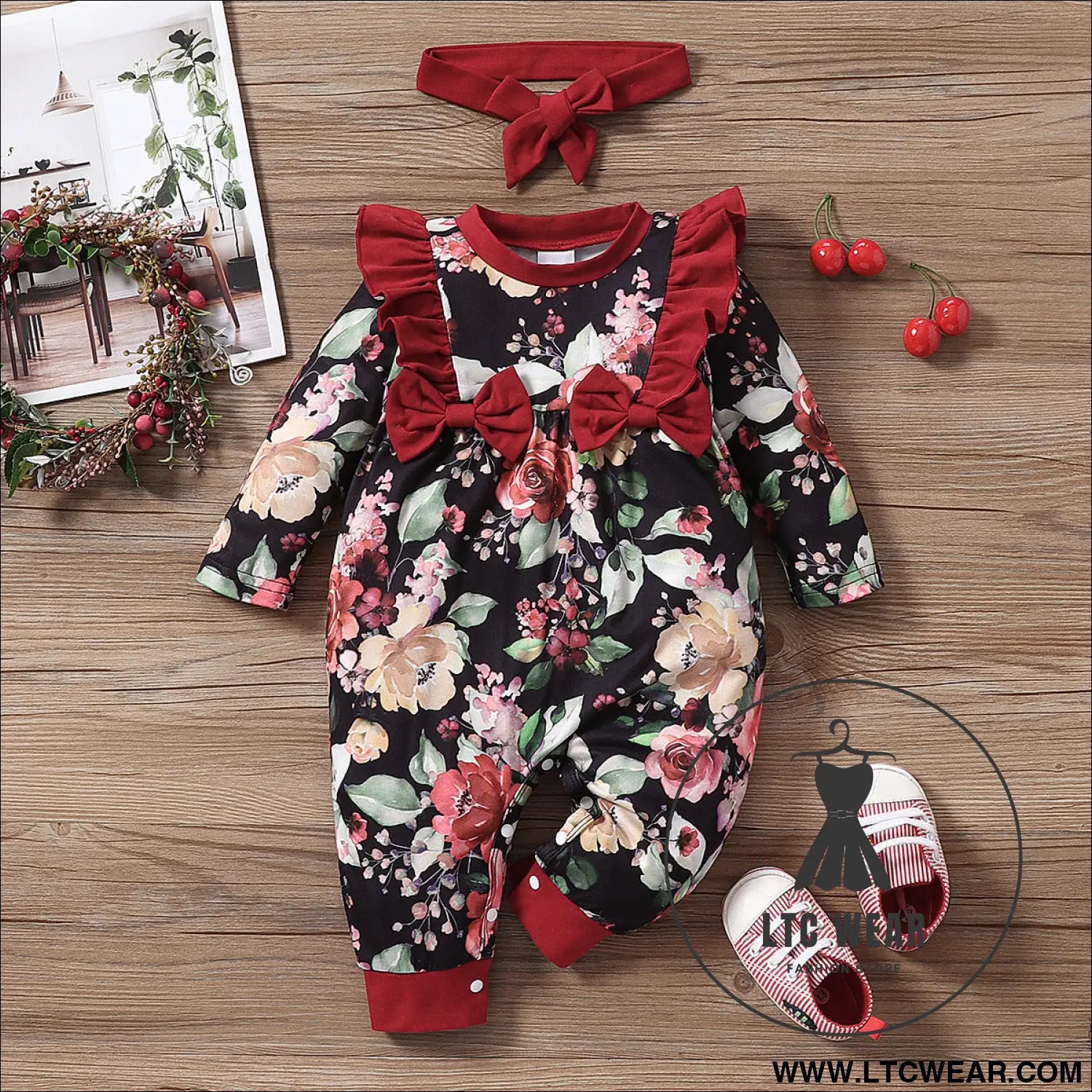 Infant children’s long-sleeved lace bow flower one-piece romper girl baby autumn and winter romper - black / 0-3m