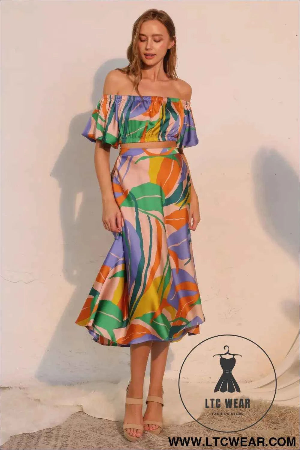 Isla Tropical Satin Bubble Sleeve Crop Top