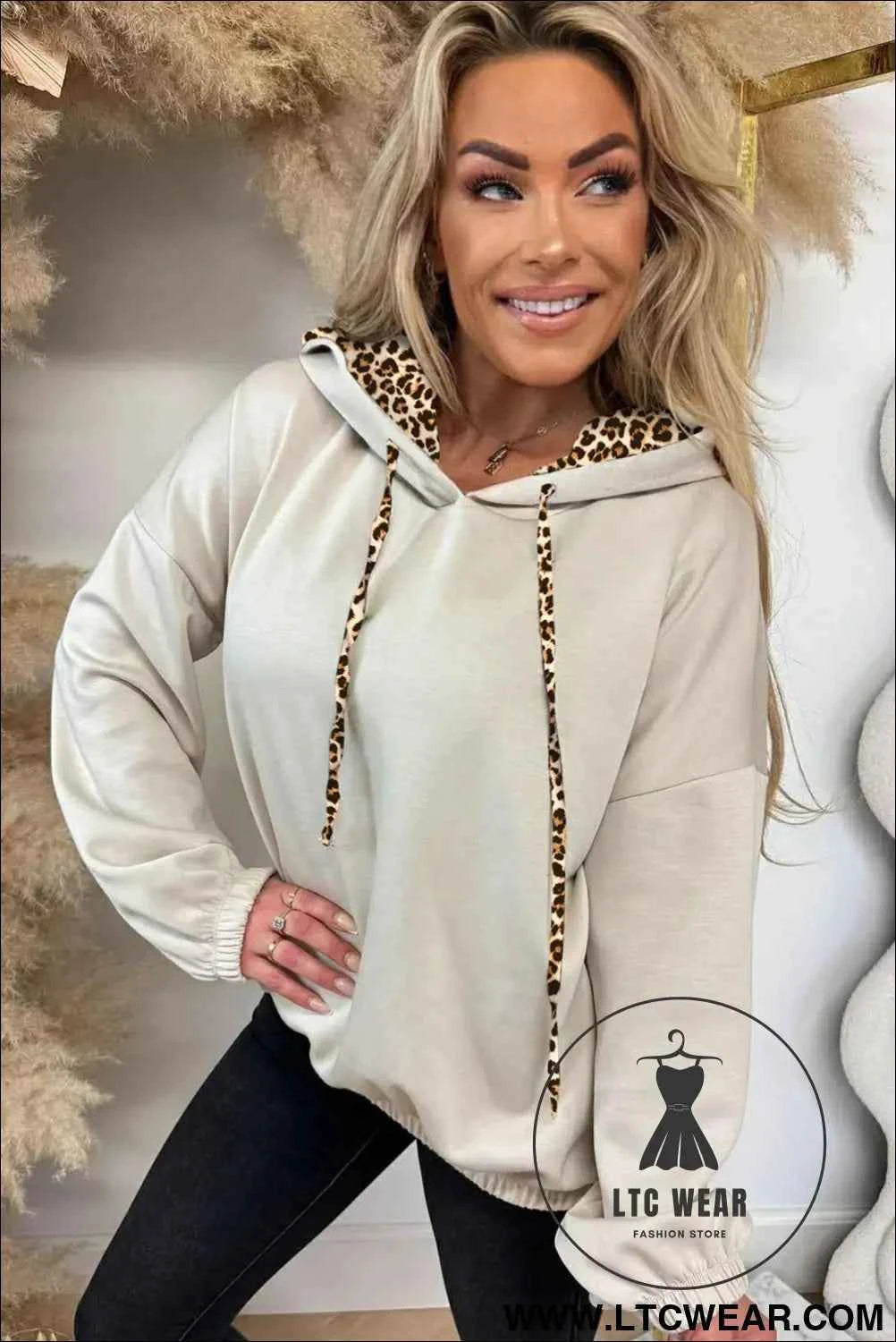 Jet Stream Leopard Contrast Drawstring Hood Drop Shoulder Loose Top