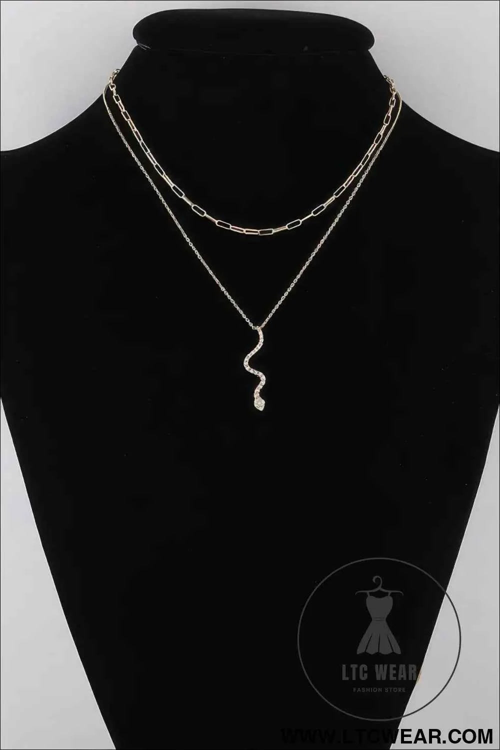 Jeweled Snake Pendant Necklace for Stylish Elegance