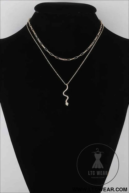 Jeweled Snake Pendant Necklace for Stylish Elegance