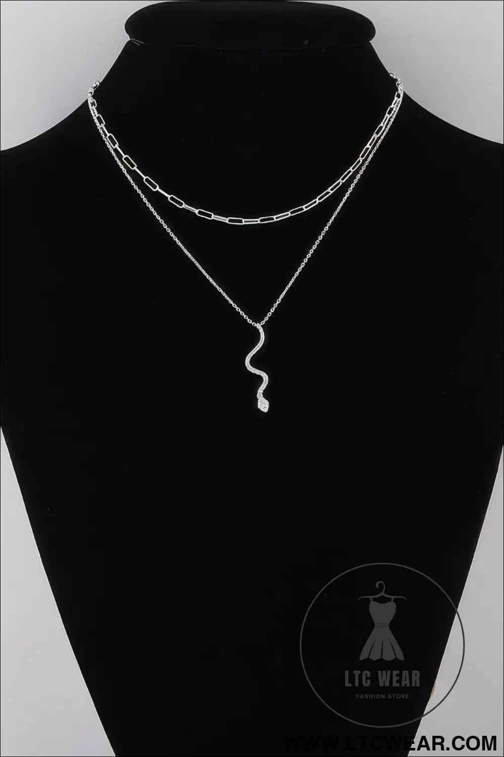 Jeweled Snake Pendant Necklace for Stylish Elegance