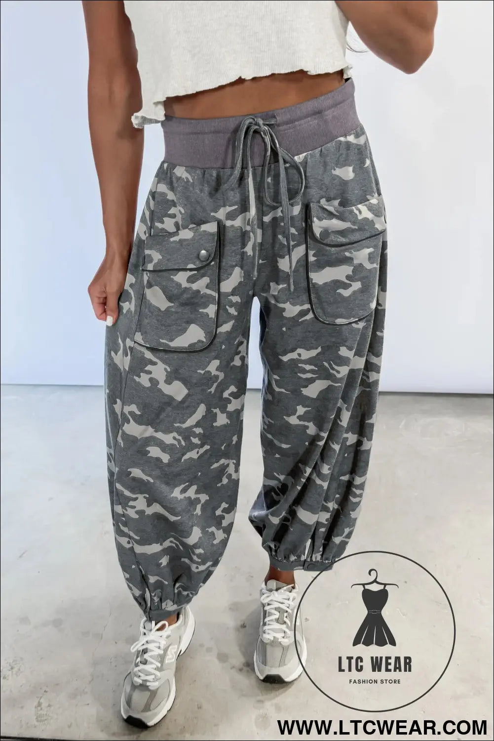Khaki drawstring contrast waistband camouflage cargo barrel pants - pants & culotte