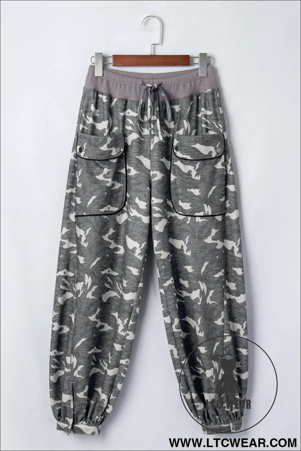 Khaki drawstring contrast waistband camouflage cargo barrel pants - pants & culotte