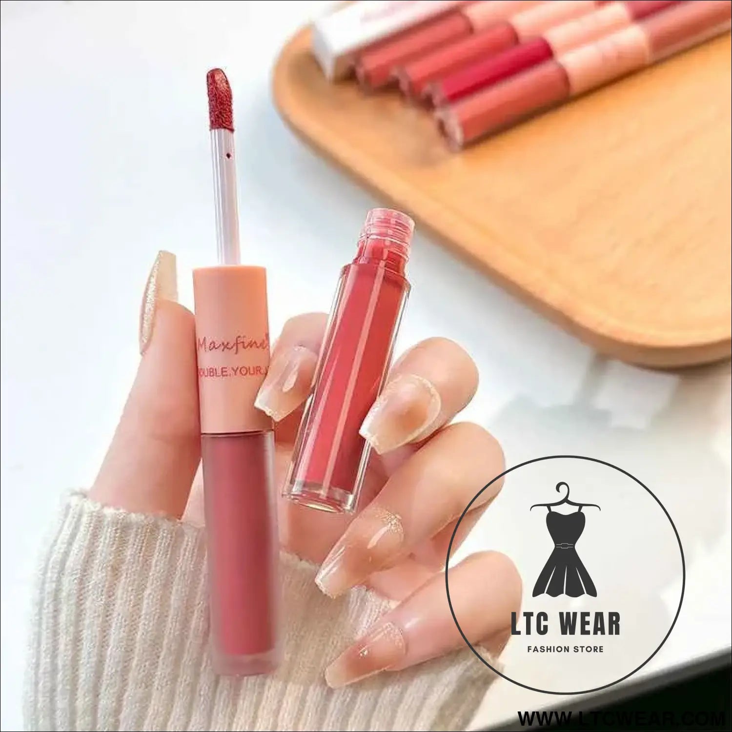Long-Lasting Double End Lip Gloss: Gloss & Matte Finish