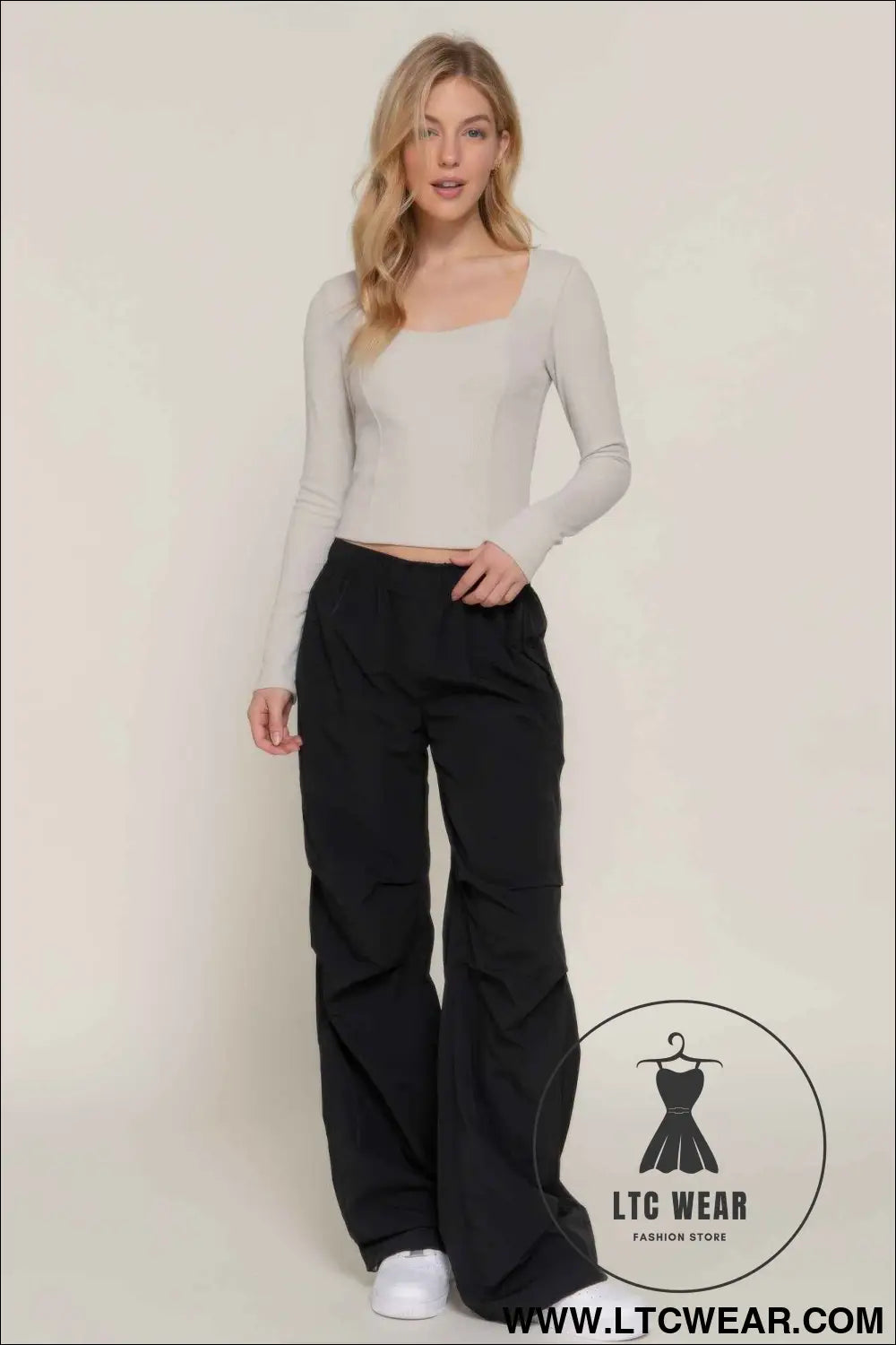 Long slv sweetheart neck seam detail knit top