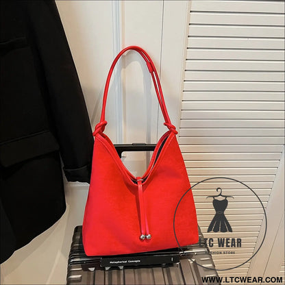 Matte retro women’s large capacity shoulder bag casual everyday tote with premium texture - red