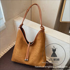 Matte retro women’s large capacity shoulder bag casual everyday tote with premium texture