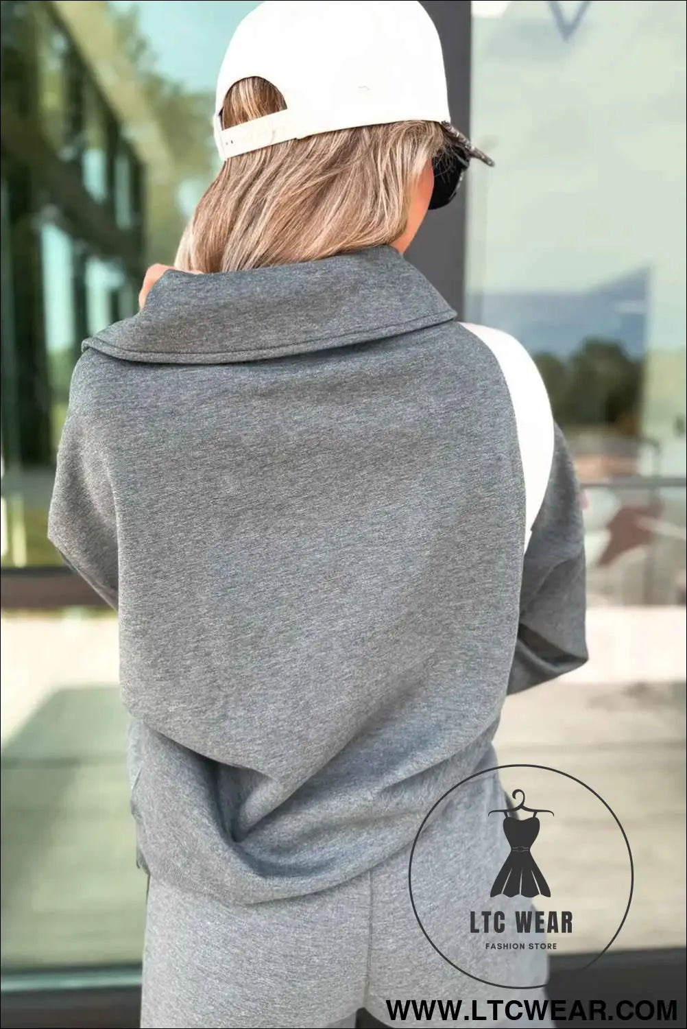 Medium Grey Collared V Neck Pullover Sweatshirt Sweatpants Set