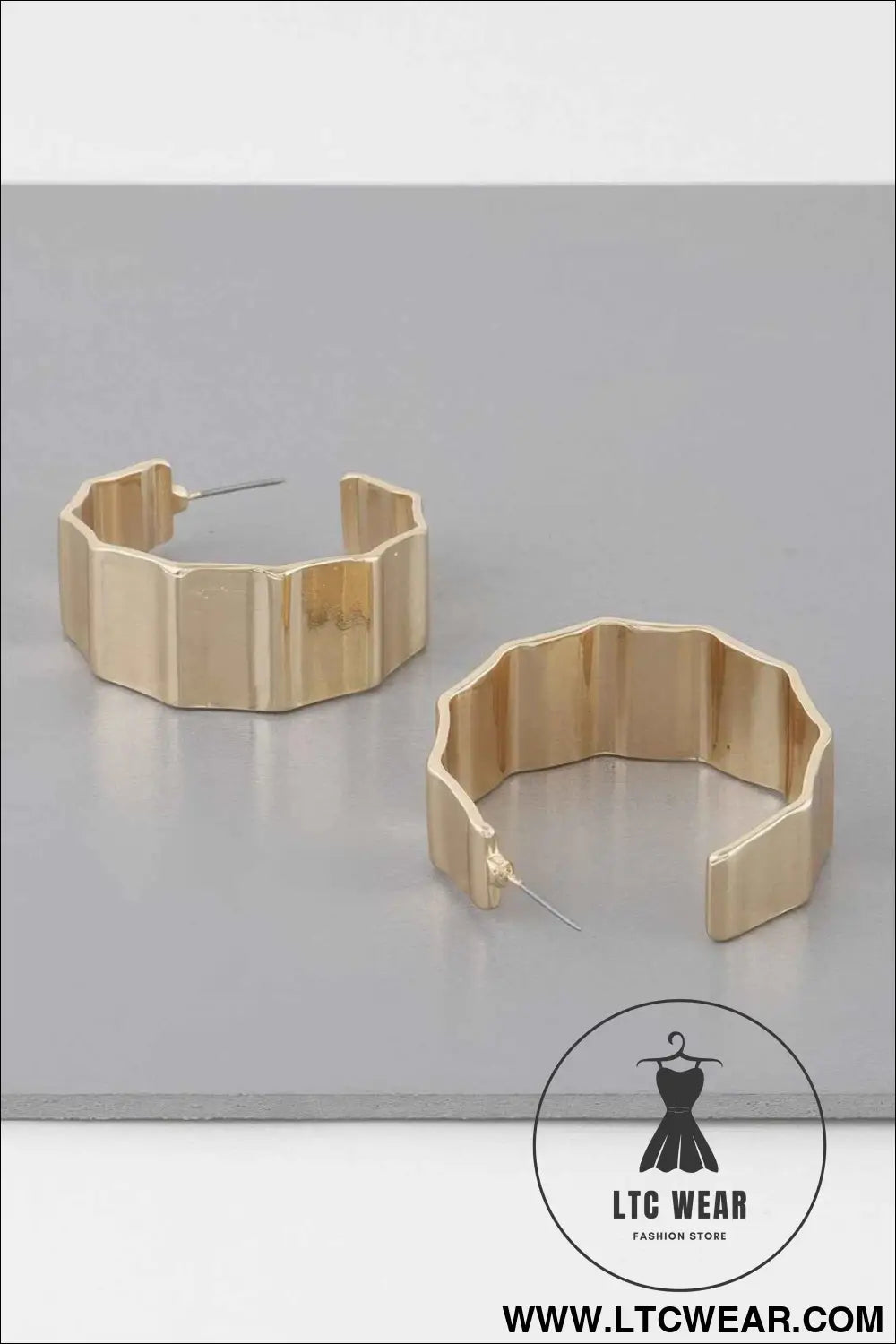 Metal Ribbed Hoop Earrings