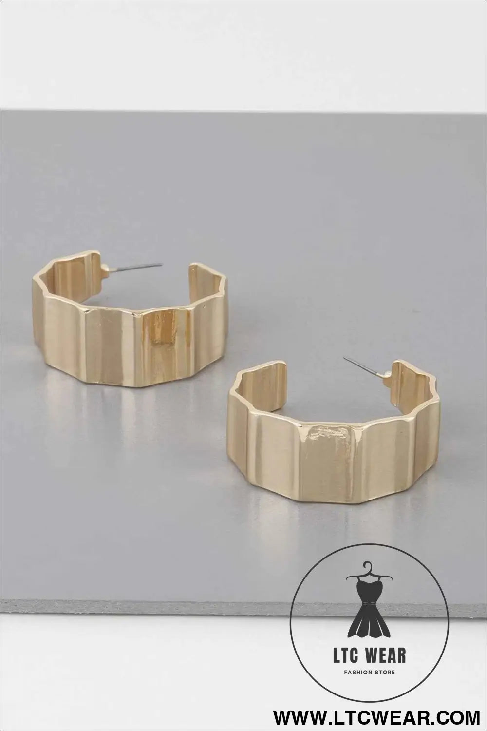 Metal Ribbed Hoop Earrings
