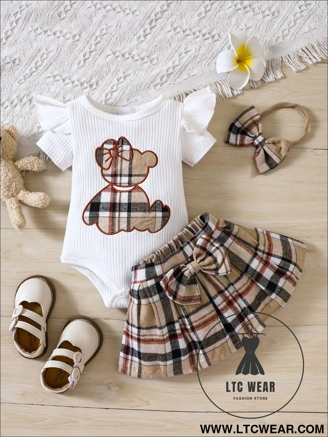 Newborn baby girl summer style teddy bear sticker embroidery bag fart triangle ha clothes plaid butterfly - white / 0-3m
