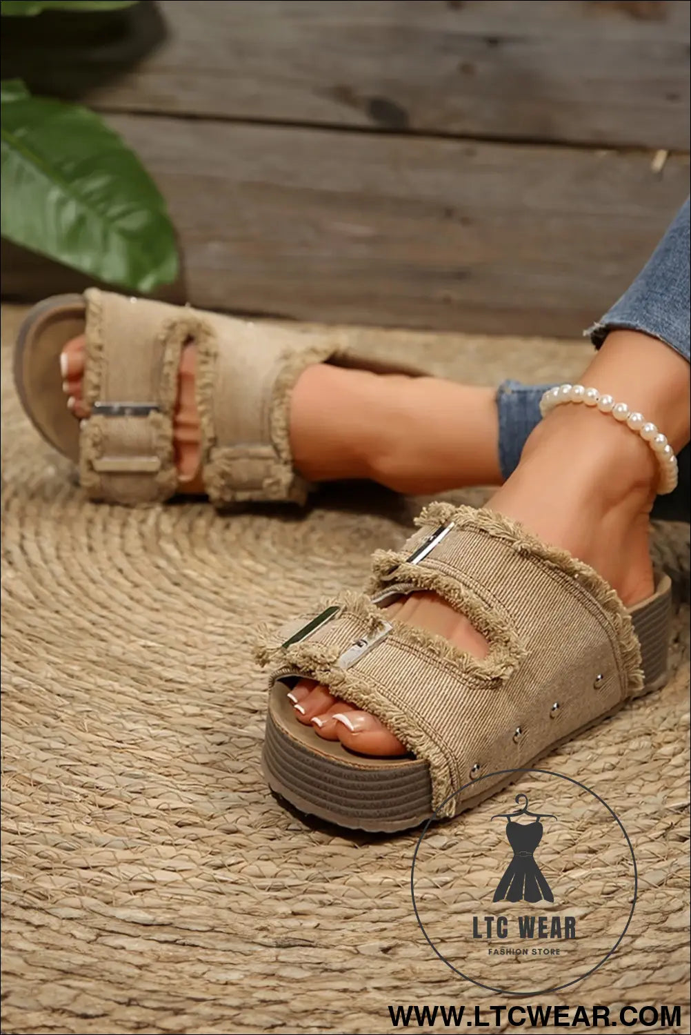 Pale khaki double buckle straps frayed detial retro slippers - slippers