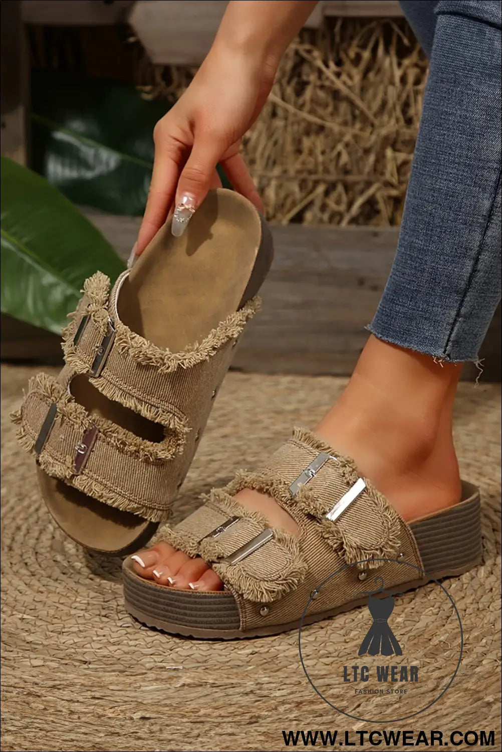 Pale khaki double buckle straps frayed detial retro slippers - slippers