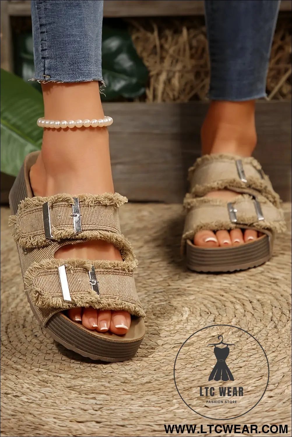 Pale khaki double buckle straps frayed detial retro slippers - slippers