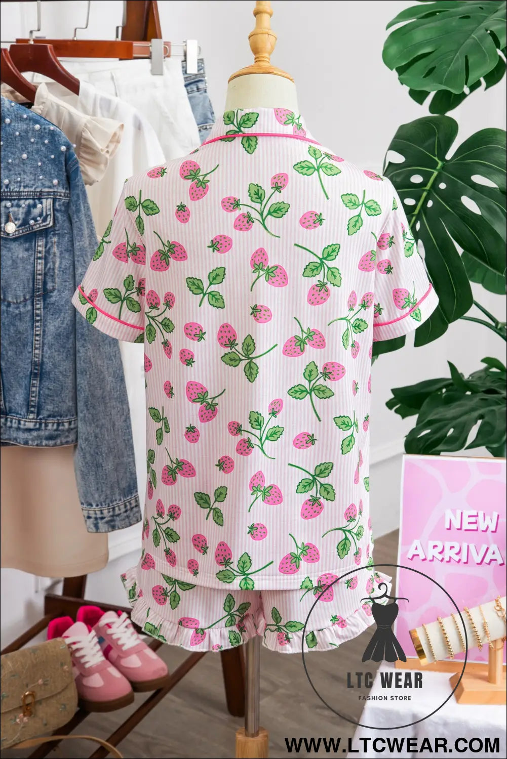 Pink striped strawberry print lapel shirt drawstring shorts 2pcs pajama set - sleepwear