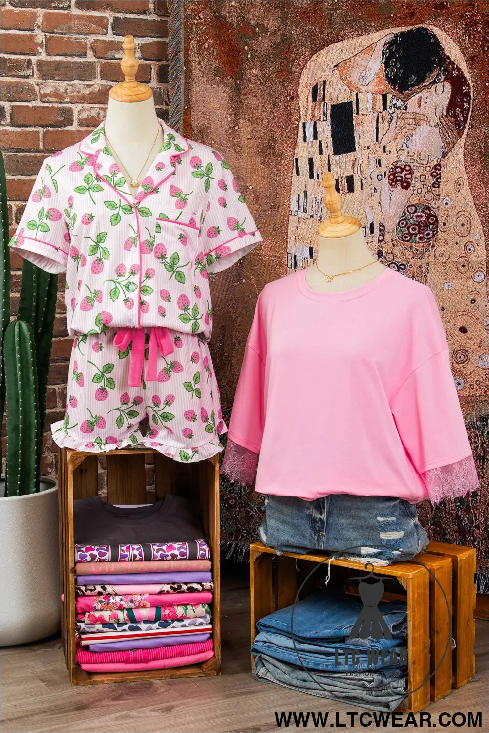 Pink striped strawberry print lapel shirt drawstring shorts 2pcs pajama set - sleepwear